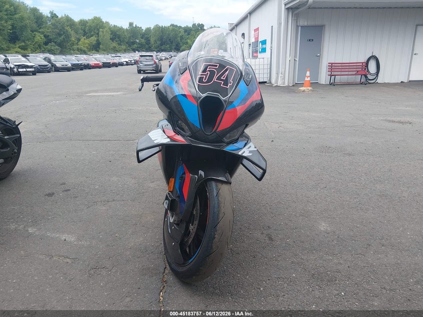 2024 BMW M VIN WB10P0301R6J63223 IAAI salvage auction — LEFT SIDE, Salvage (Connecticut), sold $16,300 on 2026-07-28 (photo 5)