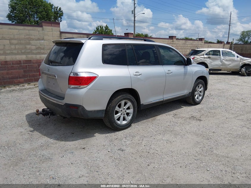 2013 Toyota Highlander VIN 5TDZK3EH4DS094646 IAAI salvage auction — HAIL, Salvage Title, sold $4,500 on 2026-07-13 (photo 4)