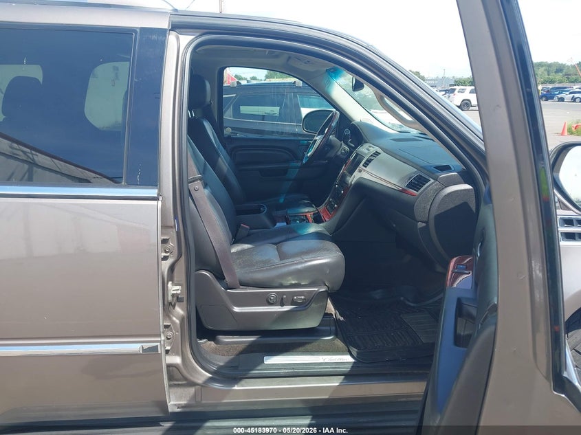 2012 Cadillac Escalade VIN 1GYS4BEF0CR120655 IAAI salvage auction — LEFT SIDE, Salvage (Oregon), sold $3,200 on 2026-07-09 (photo 5)