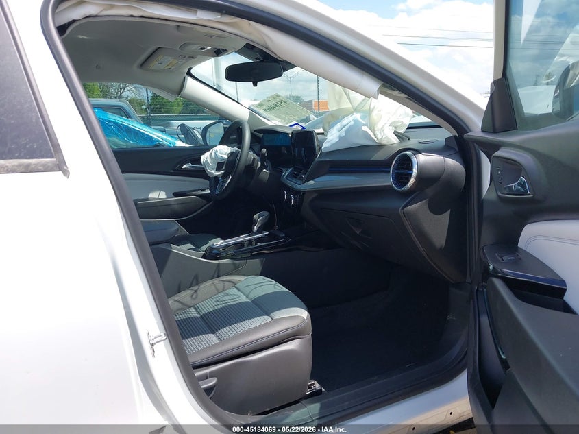2026 Chevrolet Trax VIN KL77LHEP2TC126435 IAAI salvage auction — RIGHT FRONT, Salvage (Texas), sold $2,500 on 2026-07-29 (photo 5)