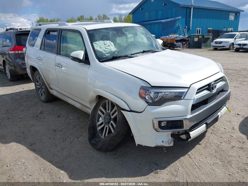 2021 Toyota 4runner VIN JTEKU5JR7M5869500 IAAI salvage auction — RIGHT FRONT, Salvage Title, sold $7,600 on 2026-07-17 (photo 1)