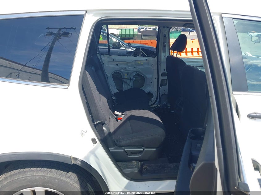2017 Honda Pilot VIN 5FNYF6H15HB079230 IAAI salvage auction — LEFT SIDE, Salvage (Oregon), sold $5,550 on 2026-07-09 (photo 8)
