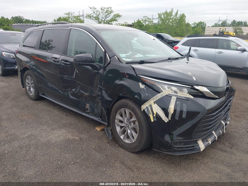 2022 Toyota Sienna VIN 5TDKRKECXNS087021 IAAI salvage auction — RIGHT SIDE, Mv-907A (New York), sold $7,150 on 2026-07-14 (photo 1)