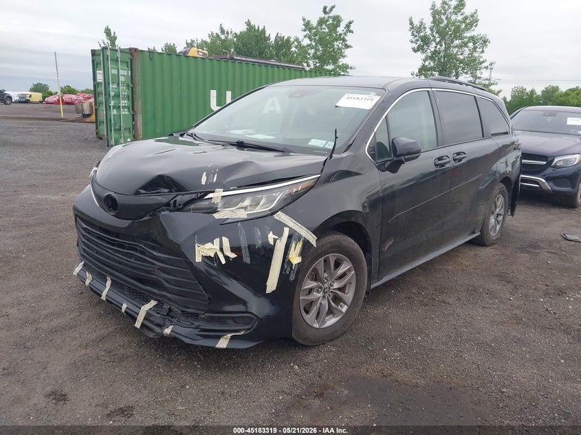 2022 Toyota Sienna VIN 5TDKRKECXNS087021 IAAI salvage auction — RIGHT SIDE, Mv-907A (New York), sold $7,150 on 2026-07-14 (photo 2)