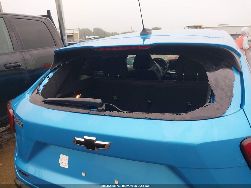 2025 Chevrolet Trax VIN KL77LGEPXSC208986 IAAI salvage auction — HAIL, Clear (Oklahoma), sold $7,500 on 2026-07-29 (photo 6)