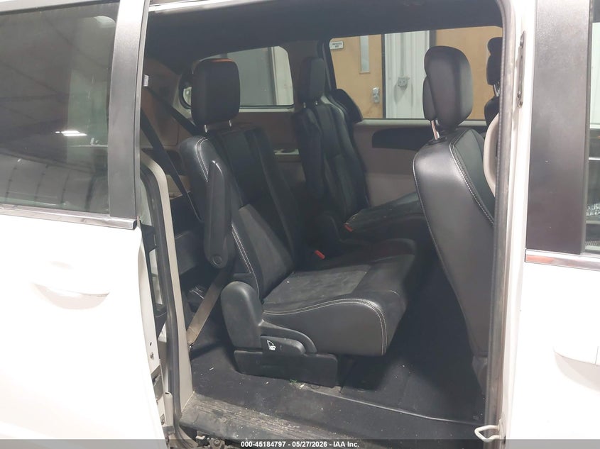 2019 Dodge Caravan VIN 2C4RDGCG1KR596077 IAAI salvage auction — RIGHT FRONT, Salvage Title, sold $2,300 on 2026-07-05 (photo 8)
