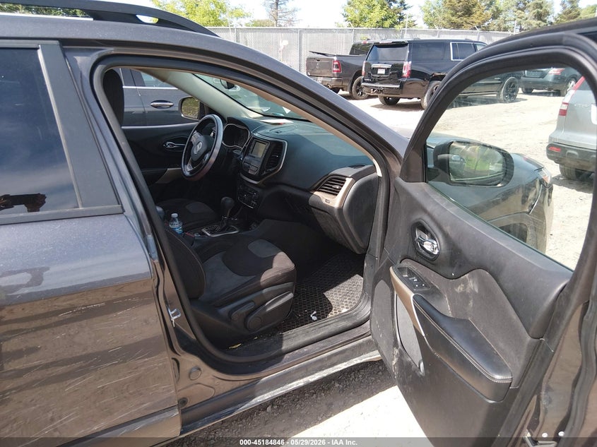 2018 Jeep Cherokee VIN 1C4PJMCB1JD597914 IAAI salvage auction — HAIL, Salvage Title, sold $1,200 on 2026-07-29 (photo 5)