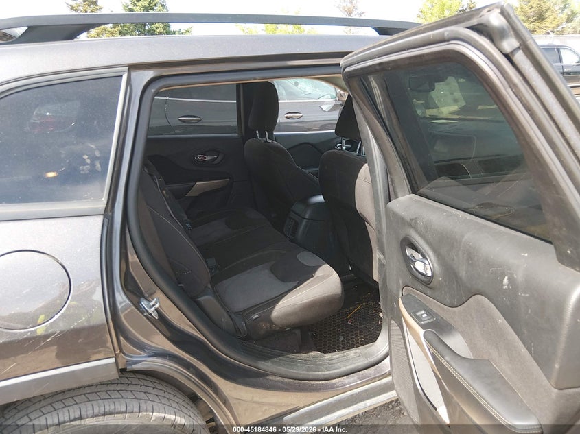 2018 Jeep Cherokee VIN 1C4PJMCB1JD597914 IAAI salvage auction — HAIL, Salvage Title, sold $1,200 on 2026-07-29 (photo 8)