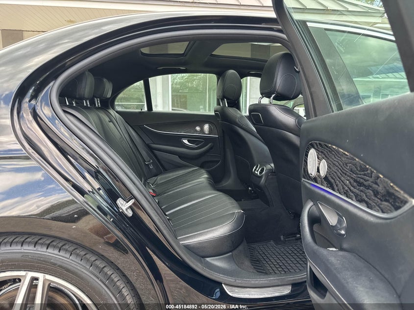 2018 Mercedes-benz VIN WDDZF4KB8JA356550 IAAI salvage auction — NORMAL WEAR, Clear (New York), sold $10,825 on 2026-07-08 (photo 8)