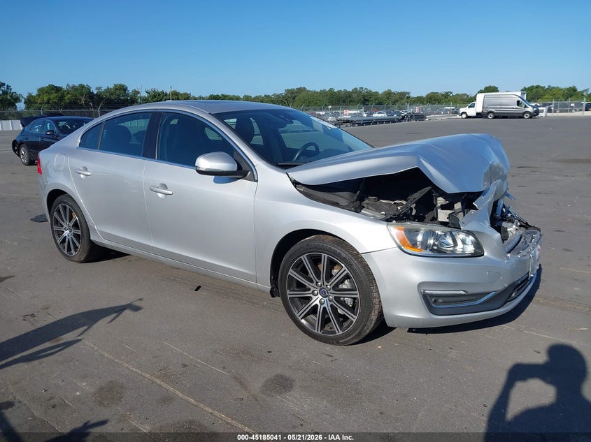 2017 Volvo VIN LYV402TKXHB126620 IAAI salvage auction — FRONT END, Rebuildable (Florida), sold $1,875 on 2026-07-13 (photo 1)