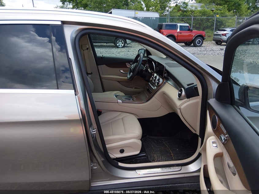 2021 Mercedes-benz Glc VIN W1N0G8EBXMF881645 IAAI salvage auction — FRONT END, Salvage Title, sold $11,300 on 2026-07-29 (photo 5)
