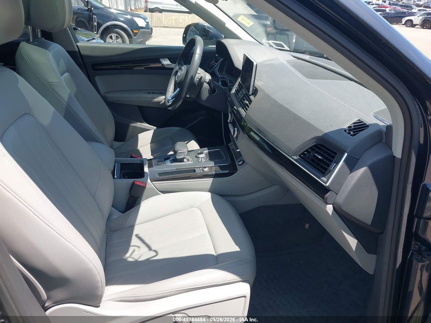 2019 Audi Q5 VIN WA1BNAFY7K2064079 IAAI salvage auction — FRONT END, Salvage Title, sold $7,600 on 2026-07-14 (photo 5)