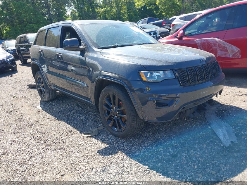 2018 Jeep Grand cherokee VIN 1C4RJFAG1JC421194 IAAI salvage auction — SIDE, Salvage Title, sold $3,600 on 2026-10-05 (photo 1)