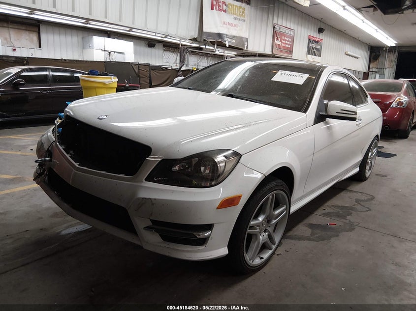 2015 Mercedes-benz C-klasse VIN WDDGJ5HB8FG369886 IAAI salvage auction — SIDE, Salvage (Arizona), sold $200 on 2026-07-28 (photo 2)