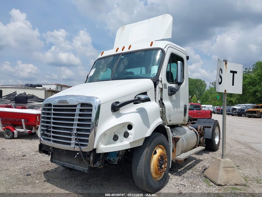 2012 Freightliner Cascadia 113 VIN 1FUBGADV2CSBS4923 IAAI salvage auction — MECHANICAL, Clear (Kansas), sold $725 on 2026-07-08 (photo 2)