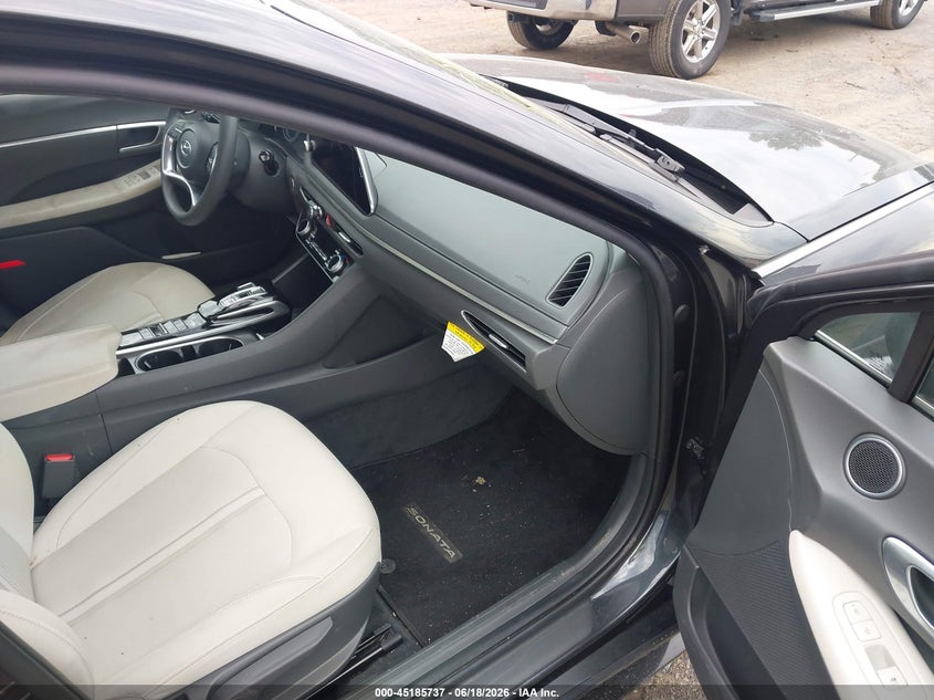 2023 Hyundai Sonata VIN KMHL64JA2PA301749 IAAI salvage auction — SIDE, Salvage Title, sold $4,250 on 2026-07-28 (photo 5)