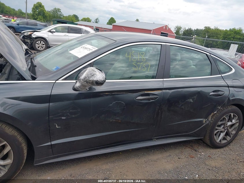 2023 Hyundai Sonata VIN KMHL64JA2PA301749 IAAI salvage auction — SIDE, Salvage Title, sold $4,250 on 2026-07-28 (photo 6)