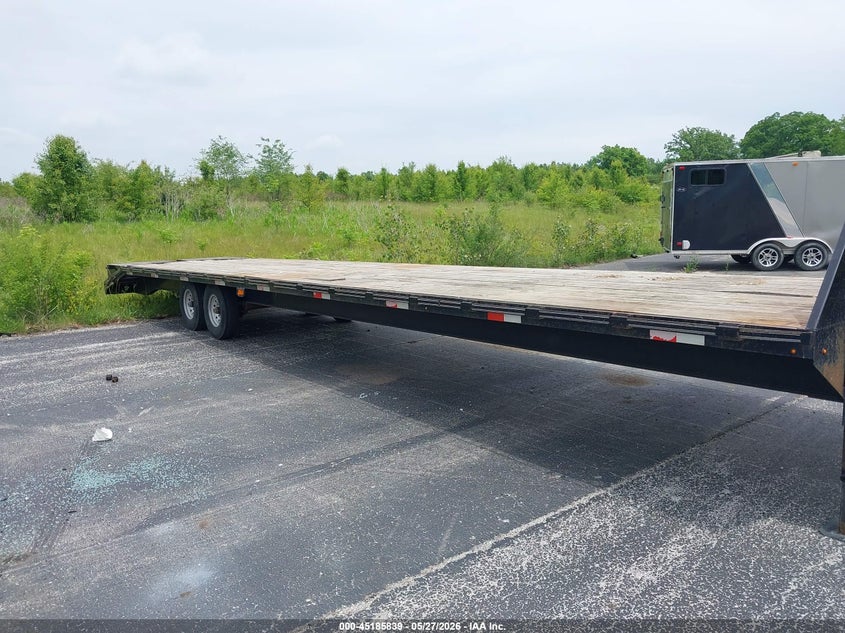 2022 Trailmaxx Flatbed gooseneck trailer VIN 4T93H4024NM402529 IAAI salvage auction — SIDE, Salvage (Indiana), sold $3,150 on 2026-07-08 (photo 2)