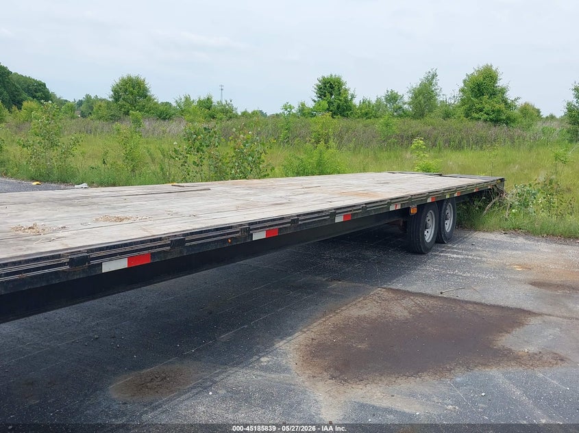 2022 Trailmaxx Flatbed gooseneck trailer VIN 4T93H4024NM402529 IAAI salvage auction — SIDE, Salvage (Indiana), sold $3,150 on 2026-07-08 (photo 3)