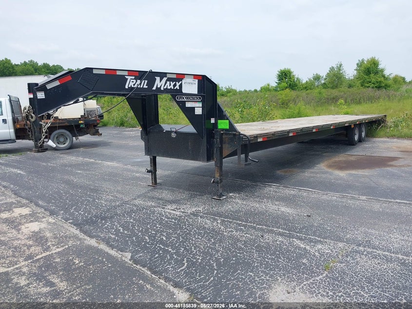 2022 Trailmaxx Flatbed gooseneck trailer VIN 4T93H4024NM402529 IAAI salvage auction — SIDE, Salvage (Indiana), sold $3,150 on 2026-07-08 (photo 4)