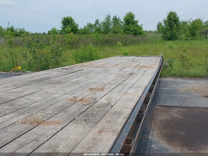 2022 Trailmaxx Flatbed gooseneck trailer VIN 4T93H4024NM402529 IAAI salvage auction — SIDE, Salvage (Indiana), sold $3,150 on 2026-07-08 (photo 5)