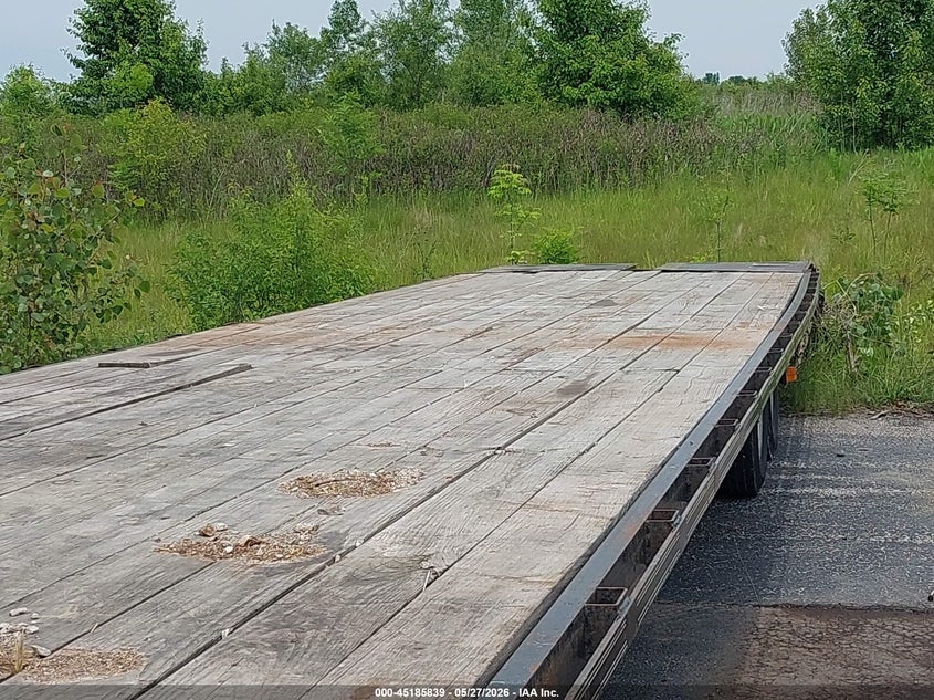 2022 Trailmaxx Flatbed gooseneck trailer VIN 4T93H4024NM402529 IAAI salvage auction — SIDE, Salvage (Indiana), sold $3,150 on 2026-07-08 (photo 8)