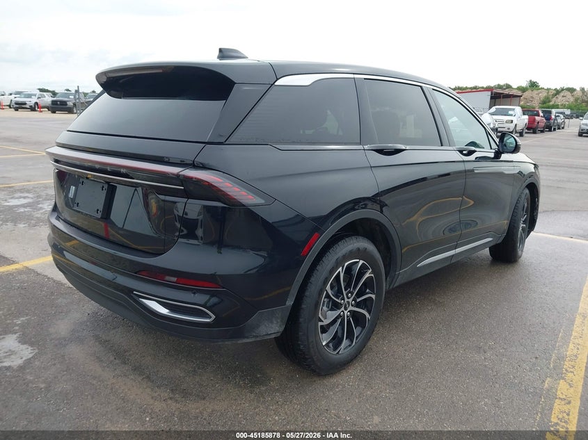 2026 Lincoln Nautilus VIN 5LMPJ8JA6TJ042018 IAAI salvage auction — LEFT FRONT, Salvage Title, sold $15,700 on 2026-07-30 (photo 4)