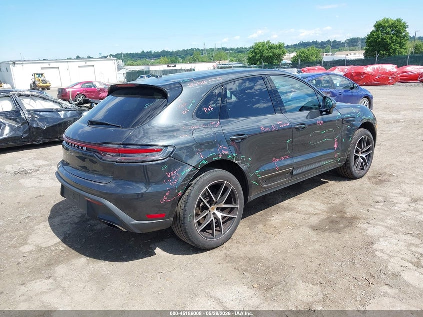 2023 Porsche Macan VIN WP1AA2A55PLB08791 IAAI salvage auction — RIGHT SIDE, Salvage Title, sold $25,500 on 2026-07-16 (photo 4)