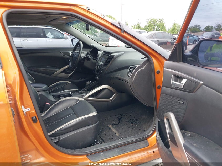 2013 Hyundai Veloster VIN KMHTC6AE3DU104428 IAAI salvage auction — HAIL, Salvage Title, sold $550 on 2026-07-13 (photo 5)