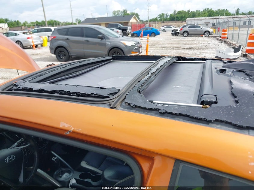 2013 Hyundai Veloster VIN KMHTC6AE3DU104428 IAAI salvage auction — HAIL, Salvage Title, sold $550 on 2026-07-13 (photo 6)