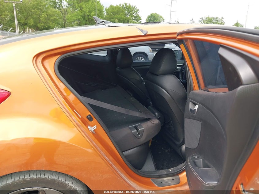 2013 Hyundai Veloster VIN KMHTC6AE3DU104428 IAAI salvage auction — HAIL, Salvage Title, sold $550 on 2026-07-13 (photo 8)
