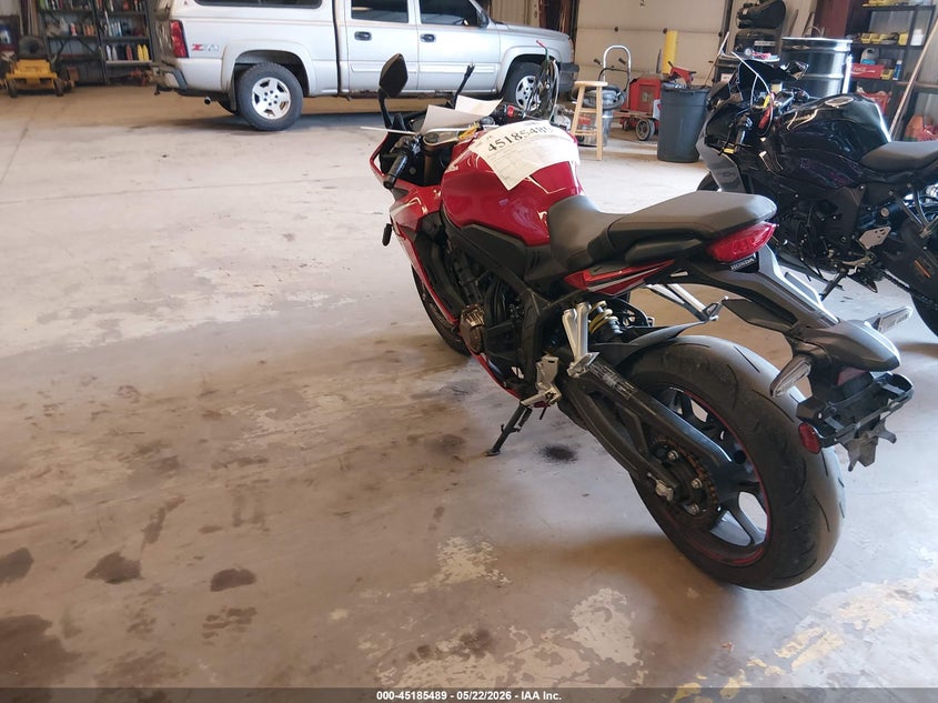 2019 Honda Cbr VIN MLHRH0158K5000065 IAAI salvage auction — SIDE, Salvage (Connecticut), sold $2,500 on 2026-07-29 (photo 3)