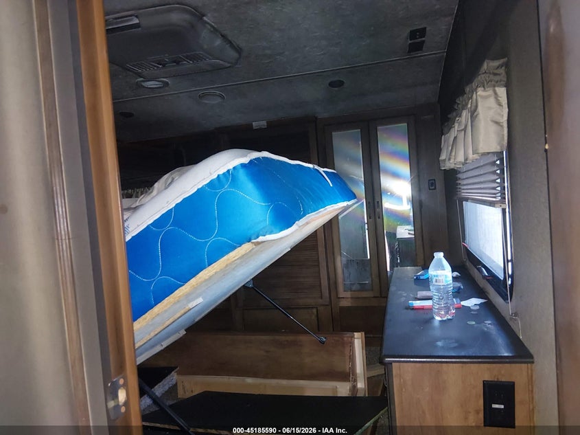 2017 Coachmen Other VIN 5ZT3CH2B1HA314925 IAAI salvage auction — Burn Interior, Salvage (Connecticut), sold $500 on 2026-07-16 (photo 5)