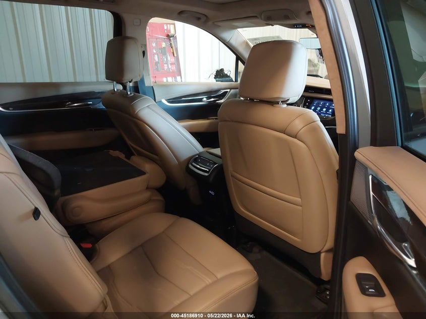 2024 Cadillac Xt6 VIN 1GYKPHRS1RZ711846 IAAI salvage auction — LEFT & RIGHT, Salvage (Idaho), sold $16,400 on 2026-08-11 (photo 8)