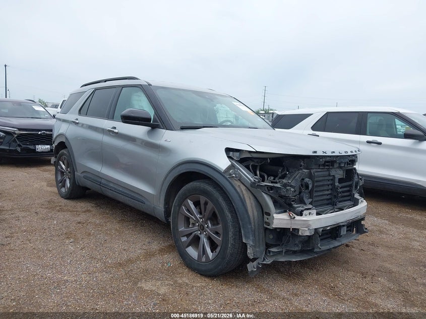 2024 Ford Explorer VIN 1FMSK7KH5RGA32389 — IAAI salvage auction photo