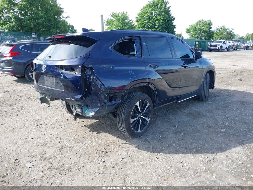 2022 Toyota Highlander VIN 5TDLZRBH0NS248795 IAAI salvage auction — REAR END, Salvage (Pennsylvania), sold $13,500 on 2026-07-10 (photo 4)