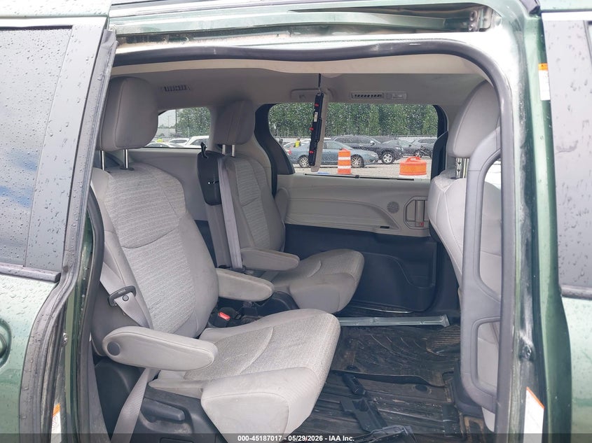 2023 Toyota Sienna VIN 5TDKSKFC1PS080478 IAAI salvage auction — HAIL, Salvage Title, sold $18,800 on 2026-07-06 (photo 8)
