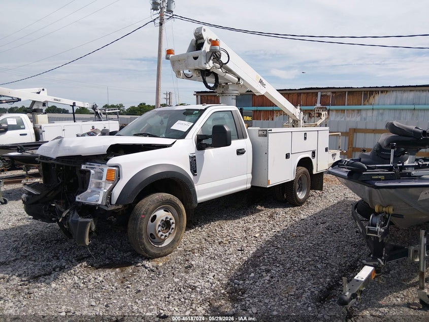 2020 Ford F550 VIN 1FDUF5HNXLEE49072 IAAI salvage auction — FRONT END, Salvage (Kentucky), sold $14,350 on 2026-07-22 (photo 2)