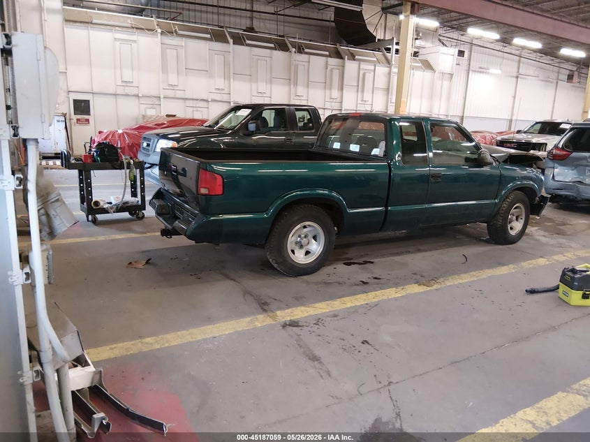 1997 Chevrolet S-10 VIN 1GCCS19X0V8185558 IAAI salvage auction — FRONT END, Salvage (Oregon), sold $300 on 2026-07-09 (photo 4)