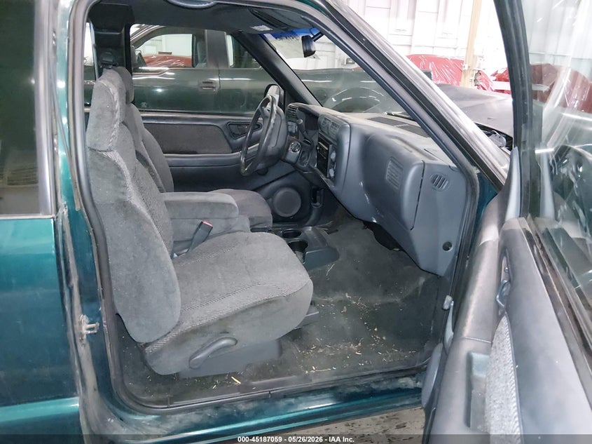 1997 Chevrolet S-10 VIN 1GCCS19X0V8185558 IAAI salvage auction — FRONT END, Salvage (Oregon), sold $300 on 2026-07-09 (photo 5)