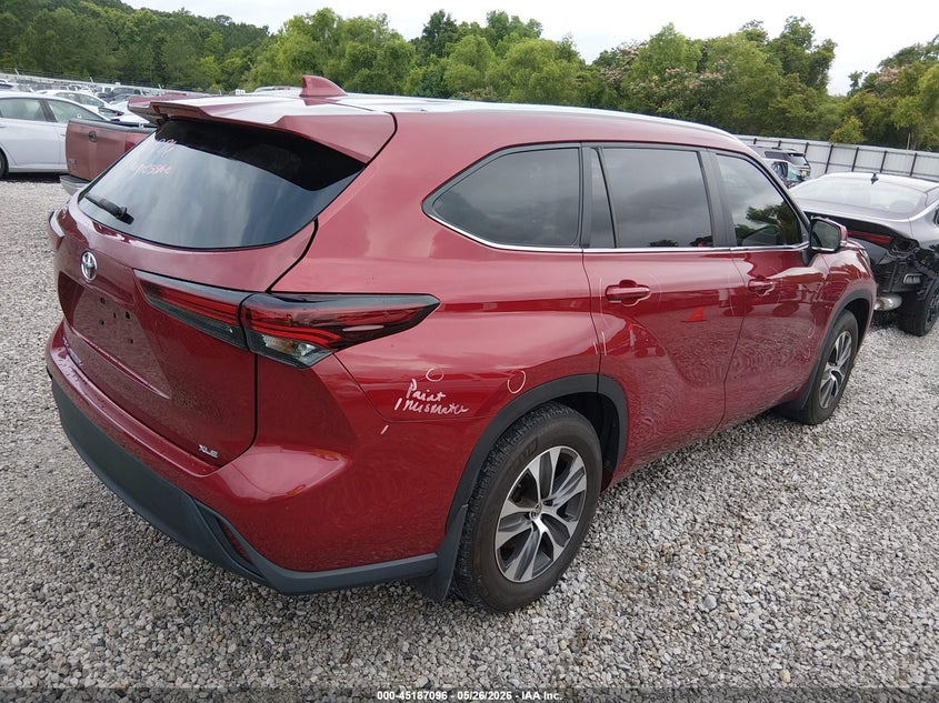2024 Toyota Highlander VIN 5TDKDRAH0RS547298 IAAI salvage auction — LEFT SIDE, Salvage (Alabama), sold $15,700 on 2026-07-23 (photo 4)