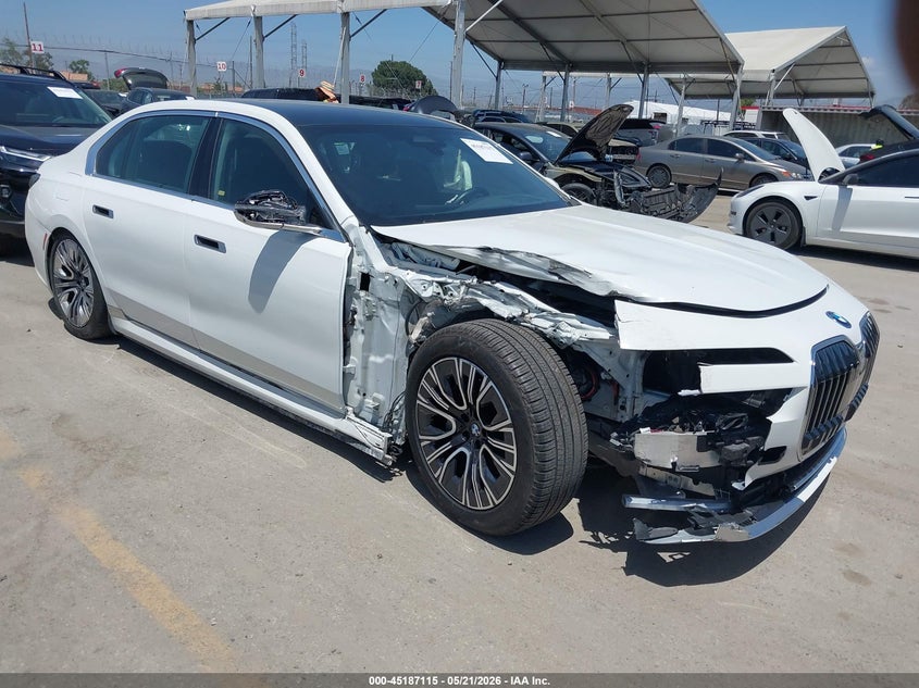 2025 BMW I7 VIN WBY43EJ02SCT41887 IAAI salvage auction — RIGHT FRONT, Salvage (California), sold $32,450 on 2026-07-08 (photo 1)