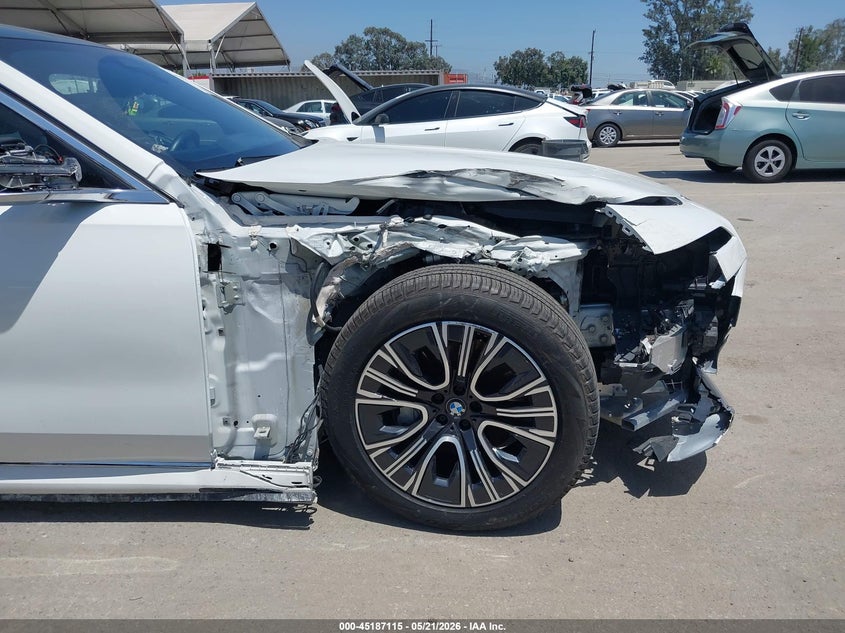 2025 BMW I7 VIN WBY43EJ02SCT41887 IAAI salvage auction — RIGHT FRONT, Salvage (California), sold $32,450 on 2026-07-08 (photo 6)