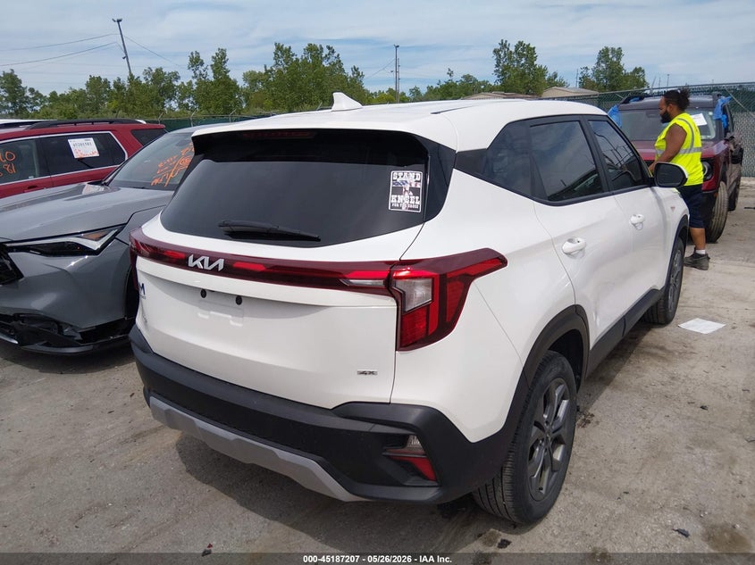 2024 Kia Seltos VIN KNDEPCAA2R7556406 IAAI salvage auction — HAIL, Salvage Title, sold $11,775 on 2026-07-14 (photo 4)