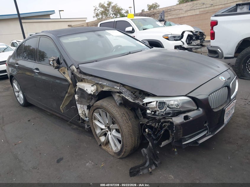 2011 BMW 5er VIN WBAFR7C58BC604457 IAAI salvage auction — RIGHT FRONT, Salvage Title, sold $550 on 2026-07-17 (photo 1)