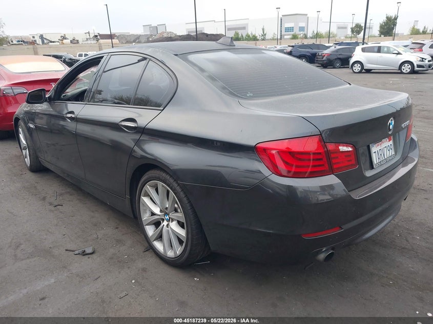 2011 BMW 5er VIN WBAFR7C58BC604457 IAAI salvage auction — RIGHT FRONT, Salvage Title, sold $550 on 2026-07-17 (photo 3)