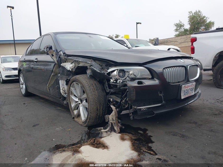 2011 BMW 5er VIN WBAFR7C58BC604457 IAAI salvage auction — RIGHT FRONT, Salvage Title, sold $550 on 2026-07-17 (photo 6)