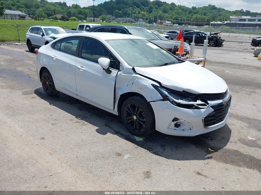 2019 Chevrolet Cruze VIN 1G1BE5SM2K7107237 IAAI salvage auction — RIGHT FRONT, Salvage Title, sold $1,975 on 2026-08-24 (photo 1)