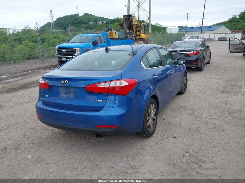 2015 Kia Forte VIN KNAFX4A83F5272326 IAAI salvage auction — LEFT REAR, Salvage (Pennsylvania), sold $525 on 2026-07-21 (photo 4)