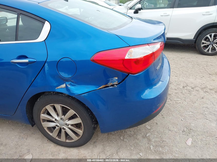 2015 Kia Forte VIN KNAFX4A83F5272326 IAAI salvage auction — LEFT REAR, Salvage (Pennsylvania), sold $525 on 2026-07-21 (photo 6)